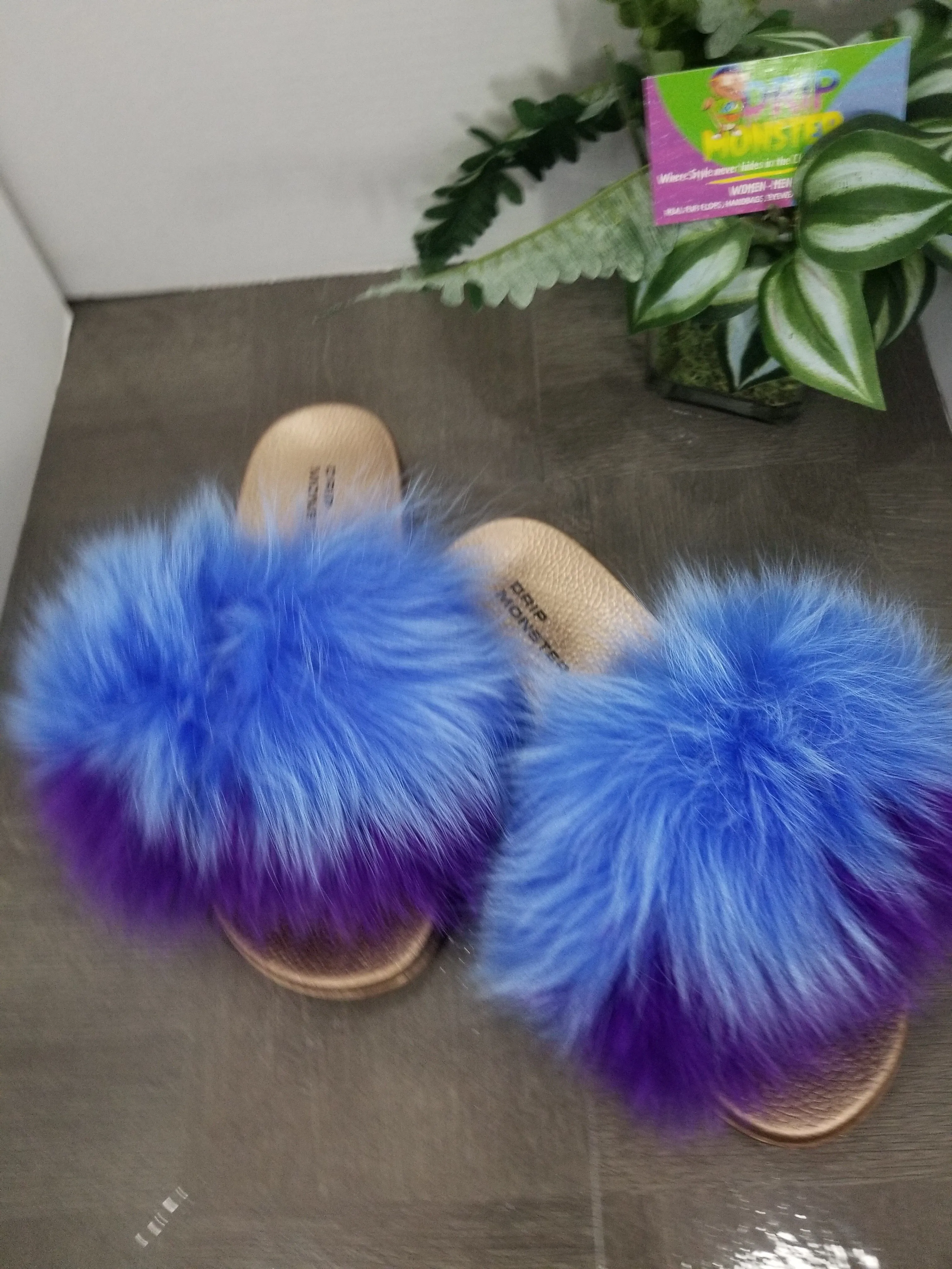 “Blue Burst” Women's Fluffy Fur Flops